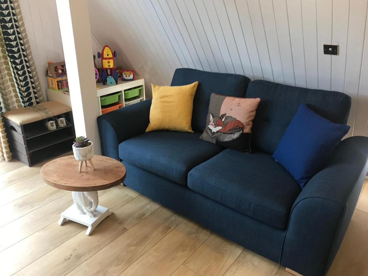 Foxes Sea Side Retreat Deluxe Chalet Is A Lovely Holiday Home Tucked Away On The Kent Coast Kingsdown  Exterior photo